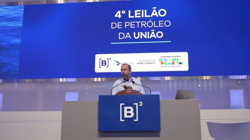 Alexandre Silveira, ministro de Minas e Energia, disse no 4º leilão de petróleo da PPSA que está em conversa com Haddad para uso de dinheiro do petróleo para aliviar tarifas de energia