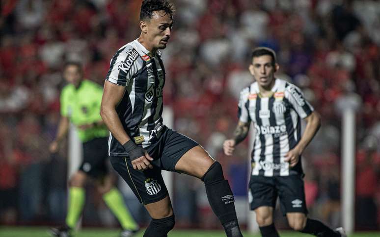 Santos e Coritiba se enfrentam pela 17ª rodada do Brasileirão Série B