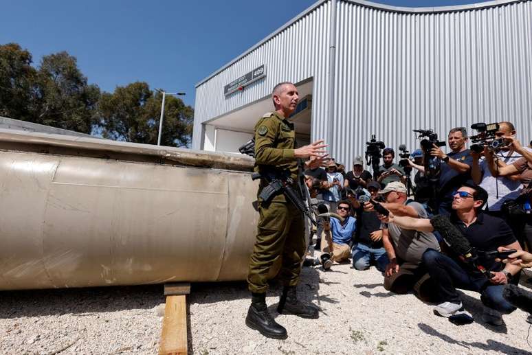 Porta-voz militar de Israel Daniel Hagari na base Julis, sul de Israel
 16/4/2024   REUTERS/Amir Cohen