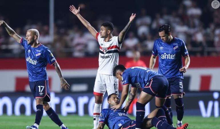 Jogador Izquierdo, do Nacional, tem estado de saúde revelado após sair de campo em ambulância ao desmaiar durante jogo.