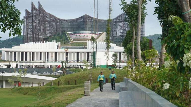 O palácio presidencial Istana Garuda fica no centro da nova capital da Indonésia, Nusantara