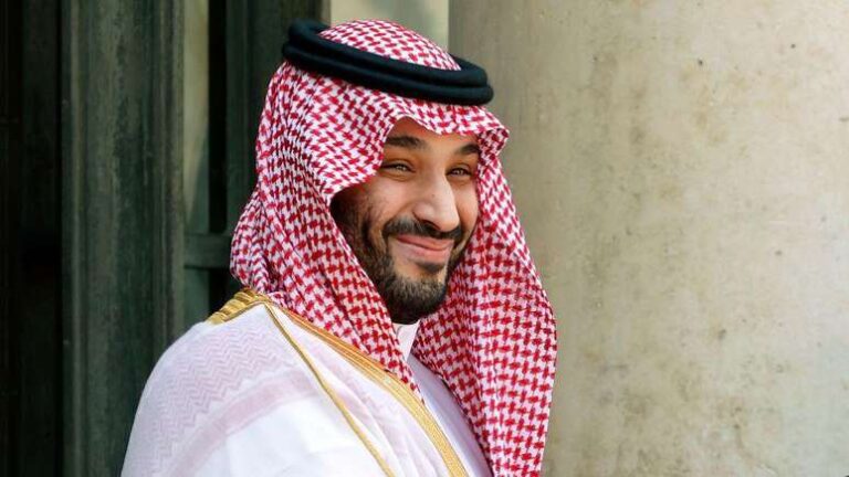 Mohammed bin Salman, membro da realeza saudita que promete modernizar seu país, enfrenta acusações de violações de direitos humanos