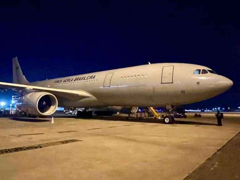 Aeronave KC-30 partiu do Rio de Janeiro na madrugada desta quarta, 2