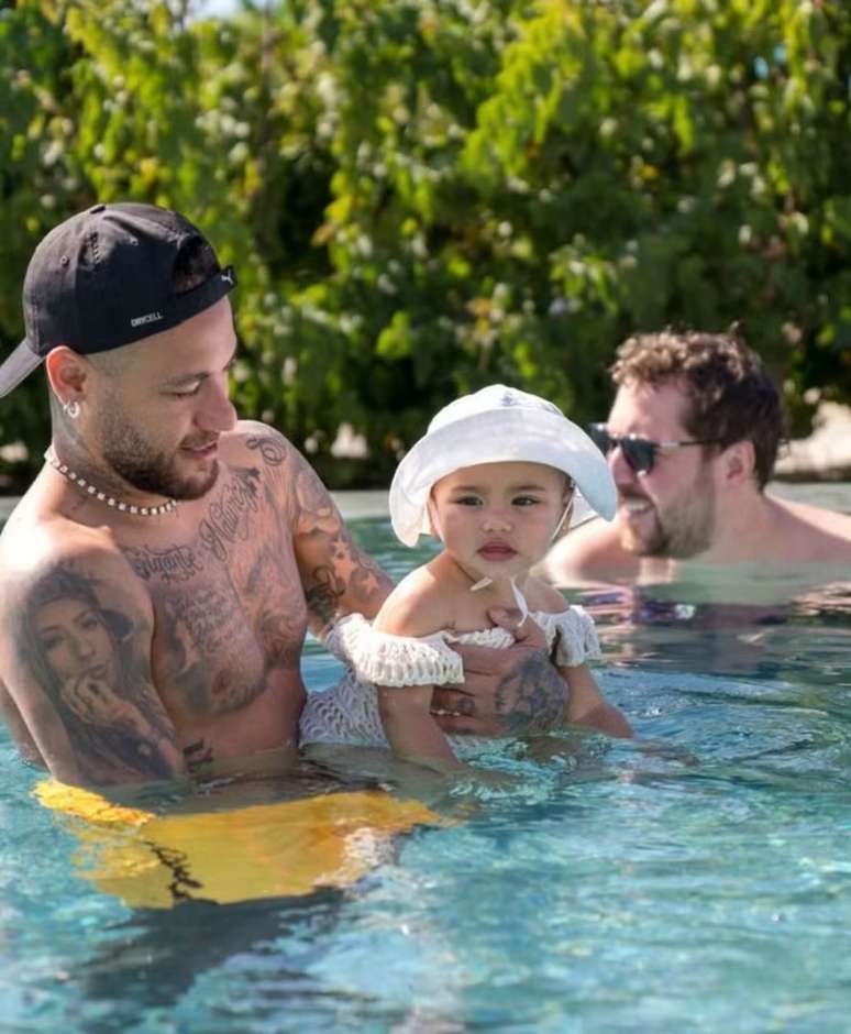 Neymar e Mavie (Reprodução/Instagram)