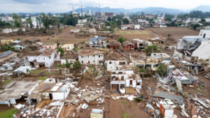 Visão da destruição na cidade de Arroio do Meio, no RS, após as enchentes.