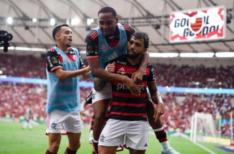 Arrascaeta marcou o primeiro gol do jogo no Maracanã –