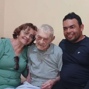 João Marinho Neto, de 112 anos, é o homem mais velho do mundo.