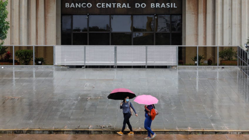 Entrada e fachada do Banco Central, em Brasília