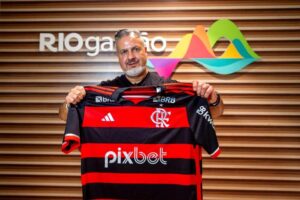 José Boto com a camisa do Flamengo