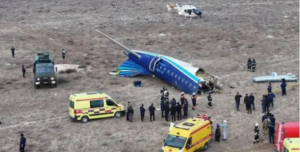 O Embraer 190 foi envolvido pelas chamas e se partiu ao meio durante um pouso de emergência