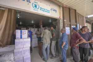 Programa da ONU distribui alimentos em Deir Al Balah, em Gaza
13/06/2024
Programa Mundial de Alimentos/Divulgação via REUTERS